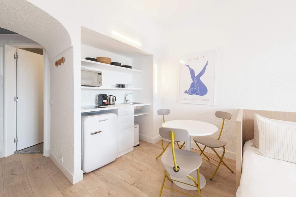 Private kitchenette