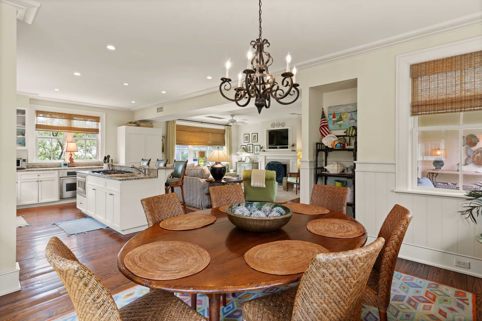 25 Sea Oats Dining