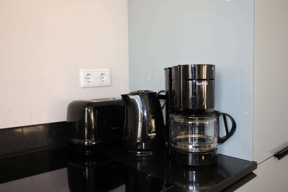 Coffee, tea, toaster, and oven are all provided for the tastiest breakfasts.