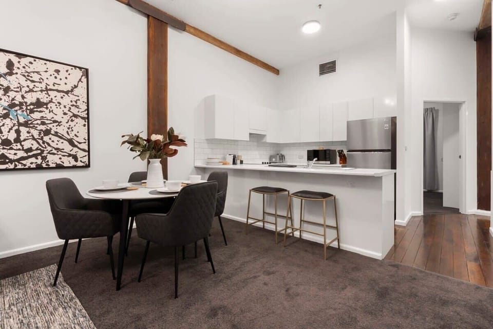 Dining & Kitchen