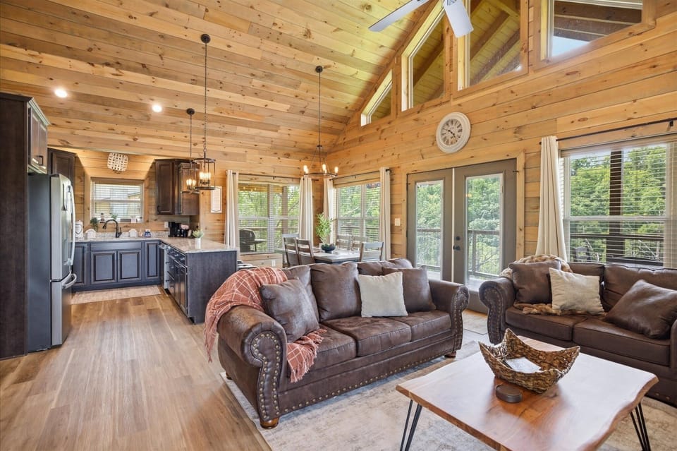 Cabin, 3 Bedrooms | Living area | Smart TV
