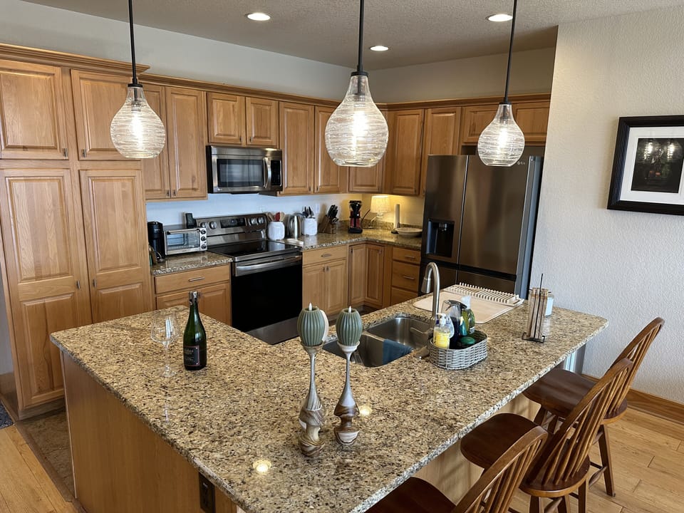 Fully stocked Kitchen with new appliances