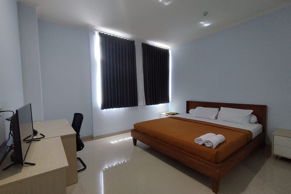 Superior Double Room | Desk, WiFi (free), bed sheets