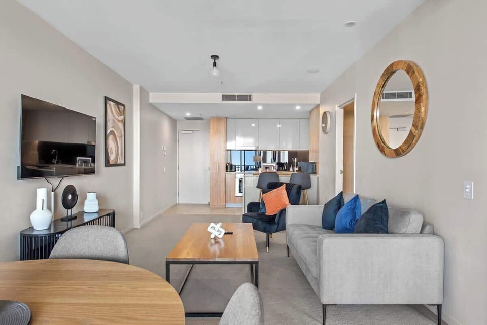 Ducted Air-Con, Smart TV, Full Kitchen + Laundry...