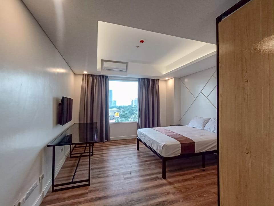 Standard Room | Premium bedding, desk, laptop workspace, WiFi (free)
