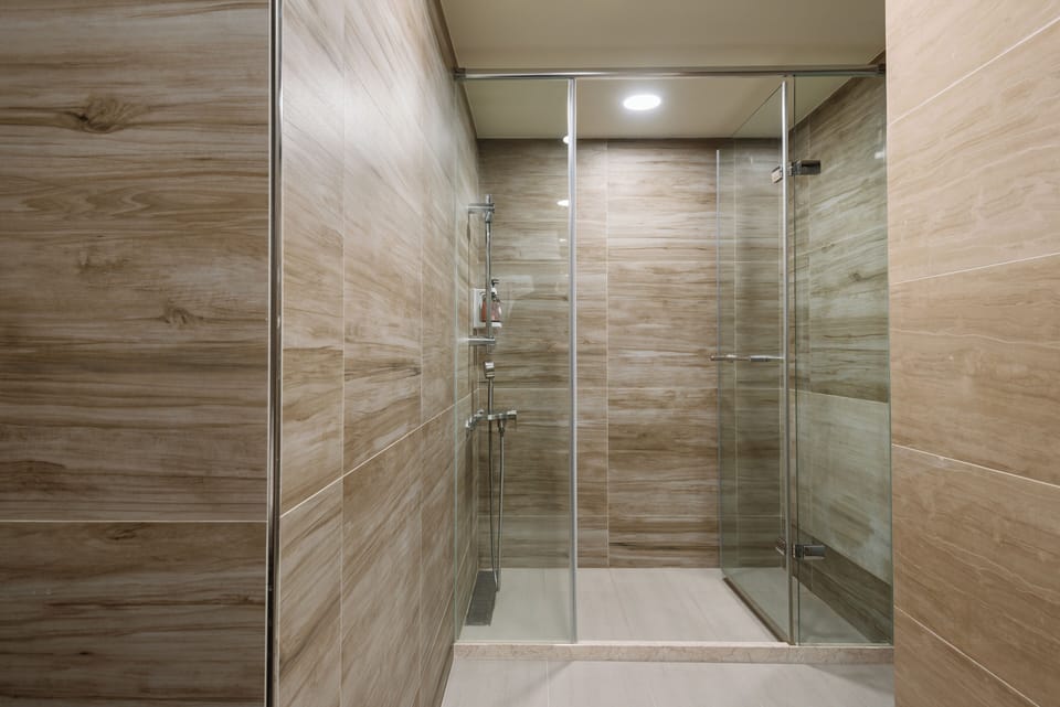 Family Room | Bathroom | Hair dryer, slippers, towels