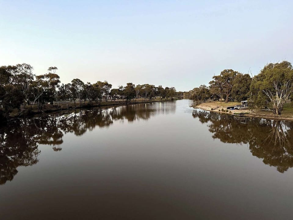 5 minute walk to Wimmera River