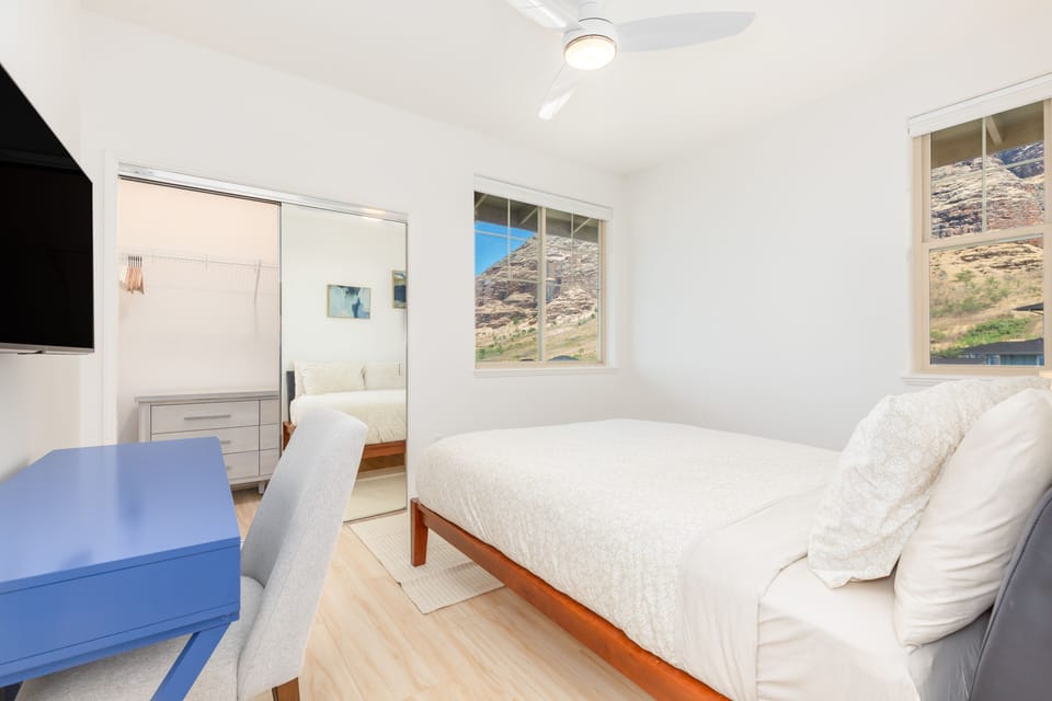 Each Room has Dresser in Closet