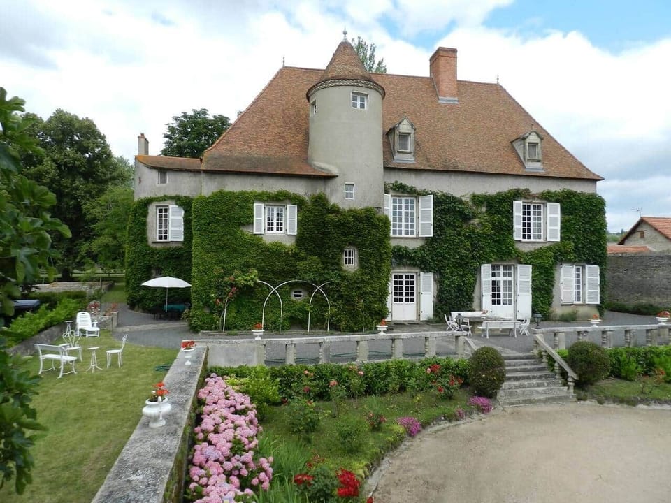 Chateau et terrasse