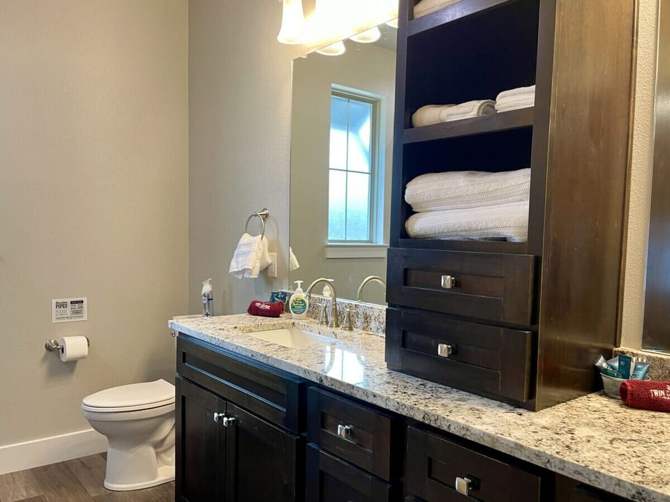Main bathroom