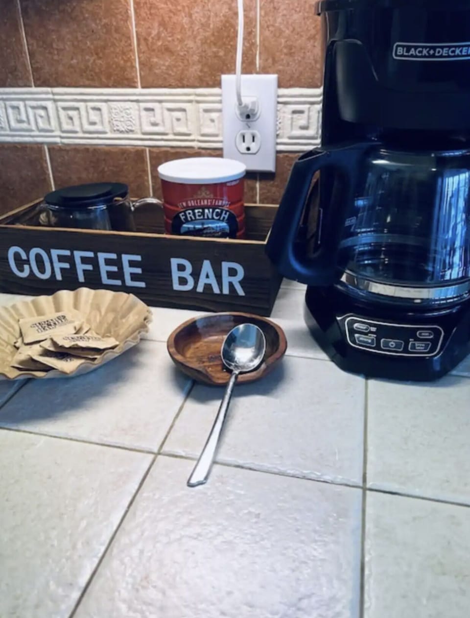 Complimentary full coffee & tea station