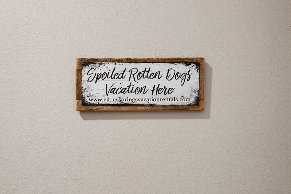 Doggos are welcome at Blue Skies Citrus Springs Vacation Home!