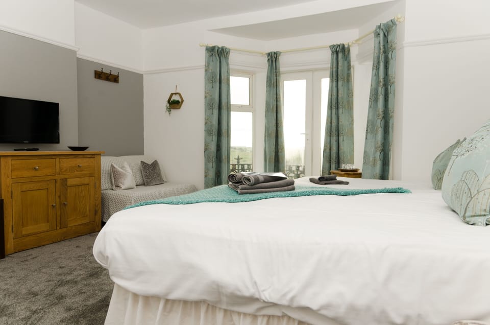 Family Triple Room | Free WiFi, bed sheets