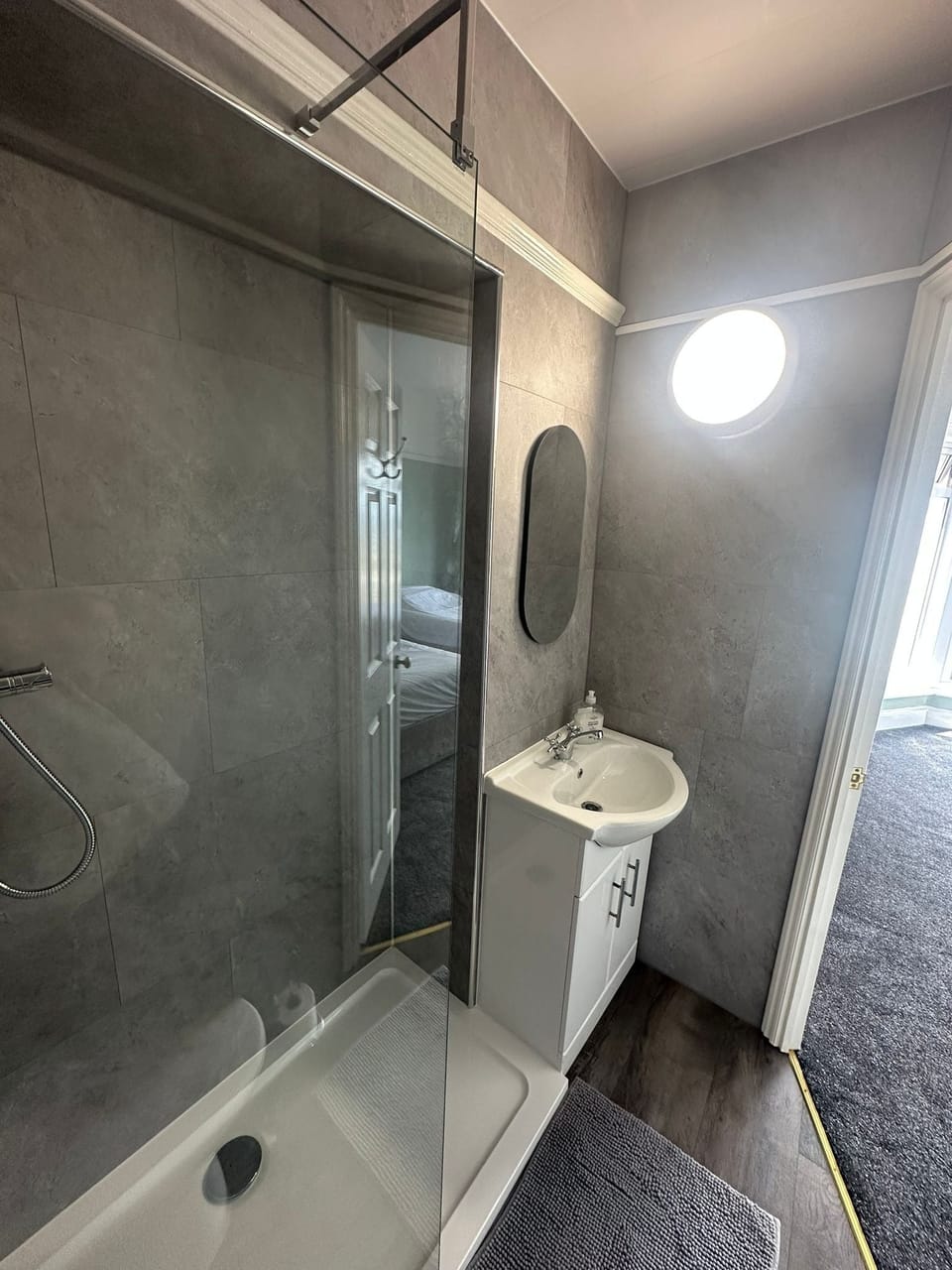 Classic Double Room | Bathroom | Towels