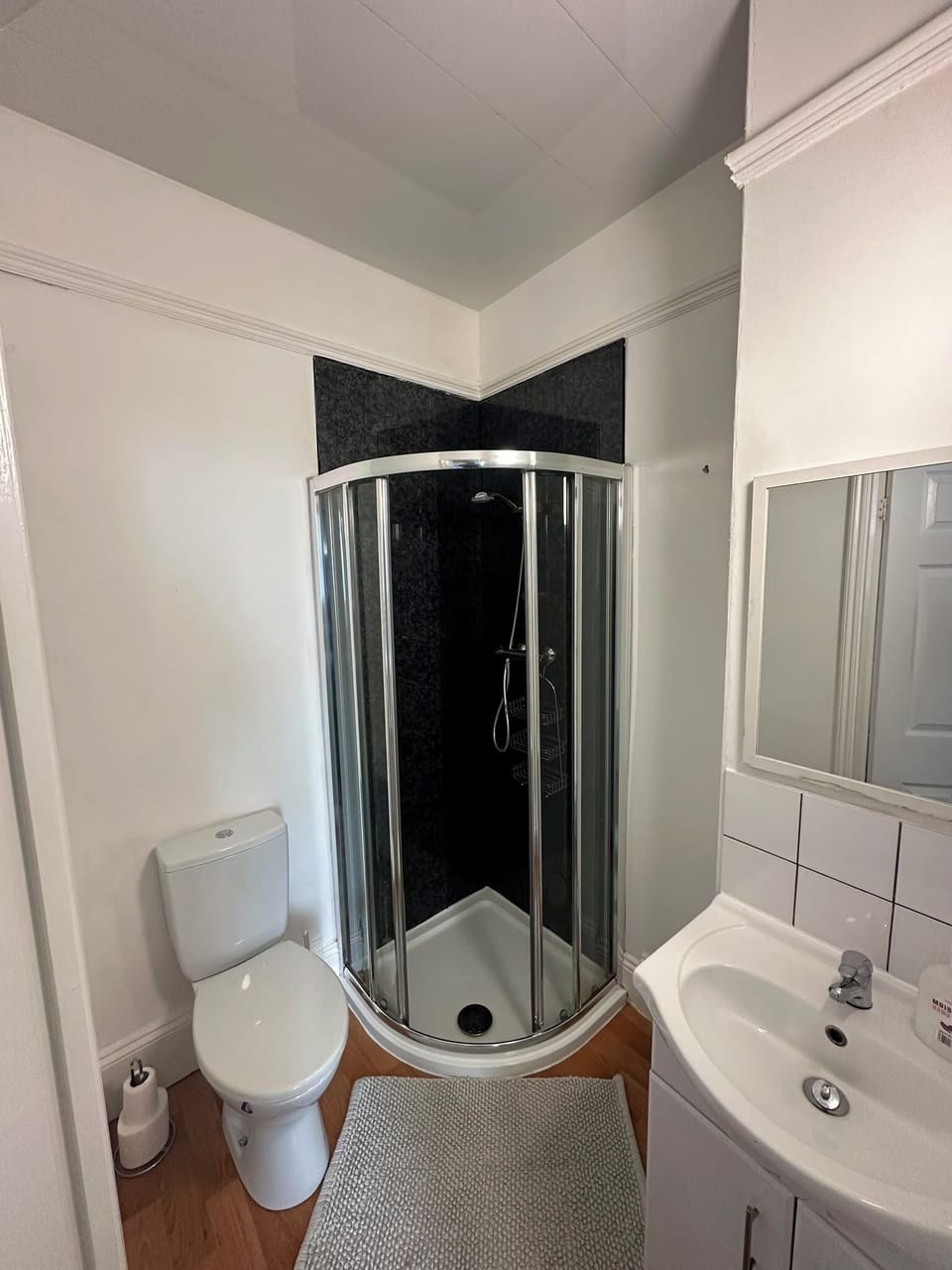 Standard Single Room, Ensuite | Bathroom | Towels
