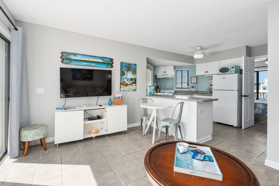 Living Room, breakfast
