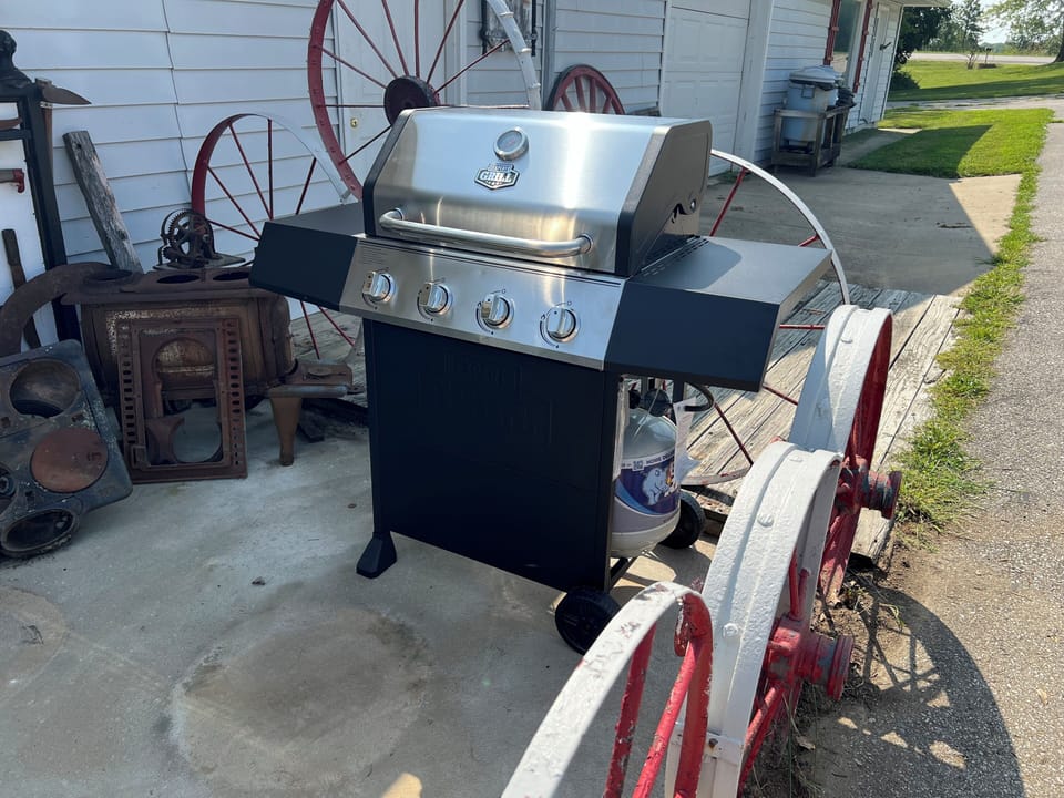 Gas grill
