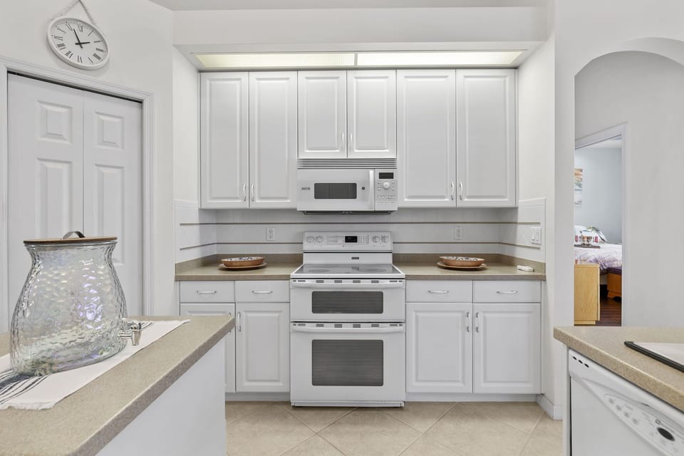 There is plenty of space for all in the kitchen!
