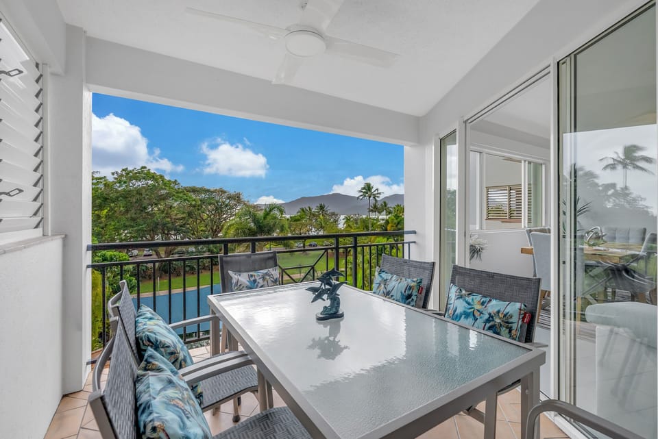 Outdoor water view dining