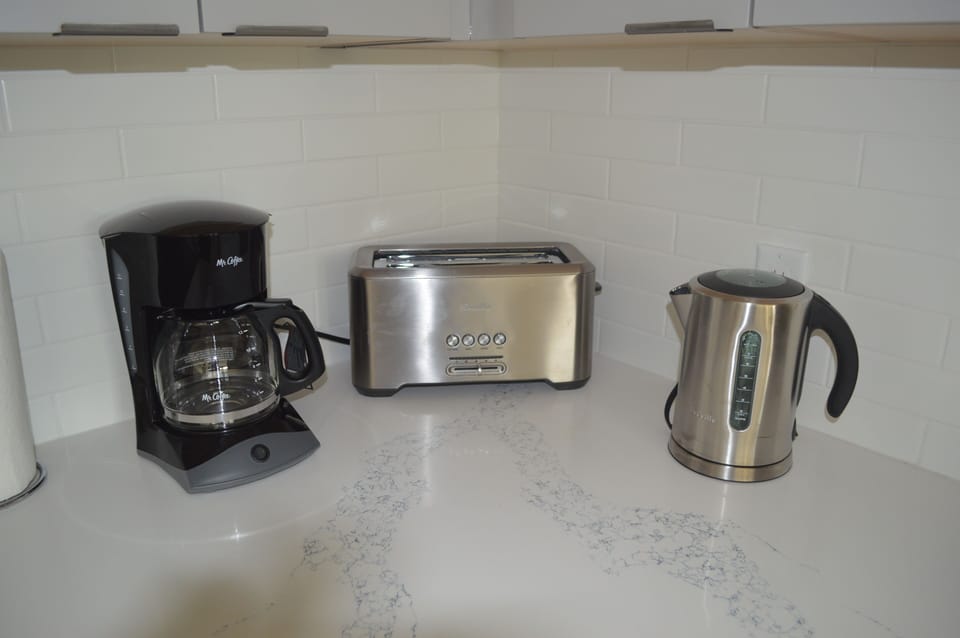 Breville stainless steel kitchen appliances & Mr Coffee 