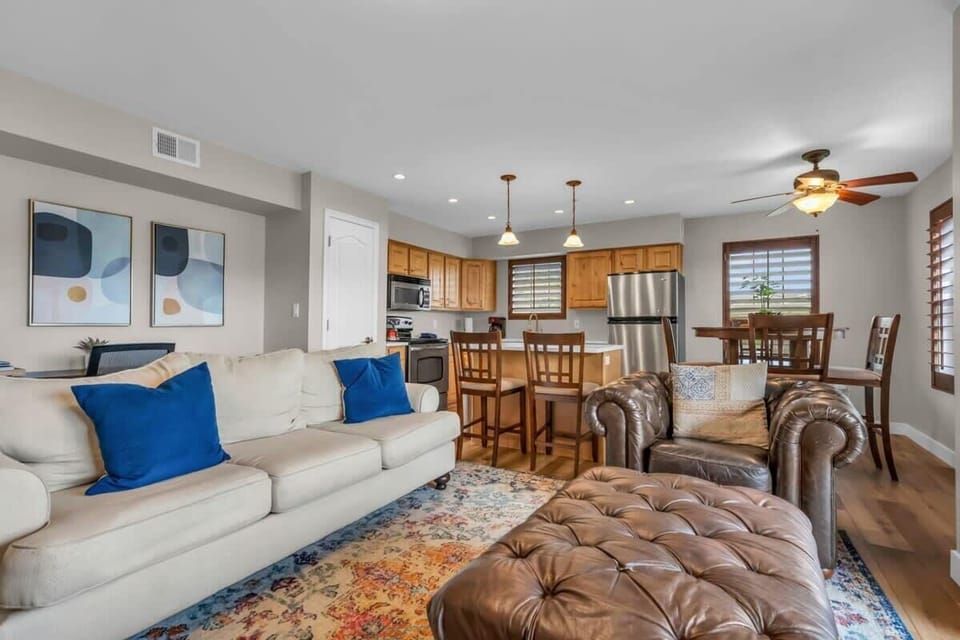 You will feel right at home in the condo with its stylish decor and plush furnishings creating a welcoming ambiance!