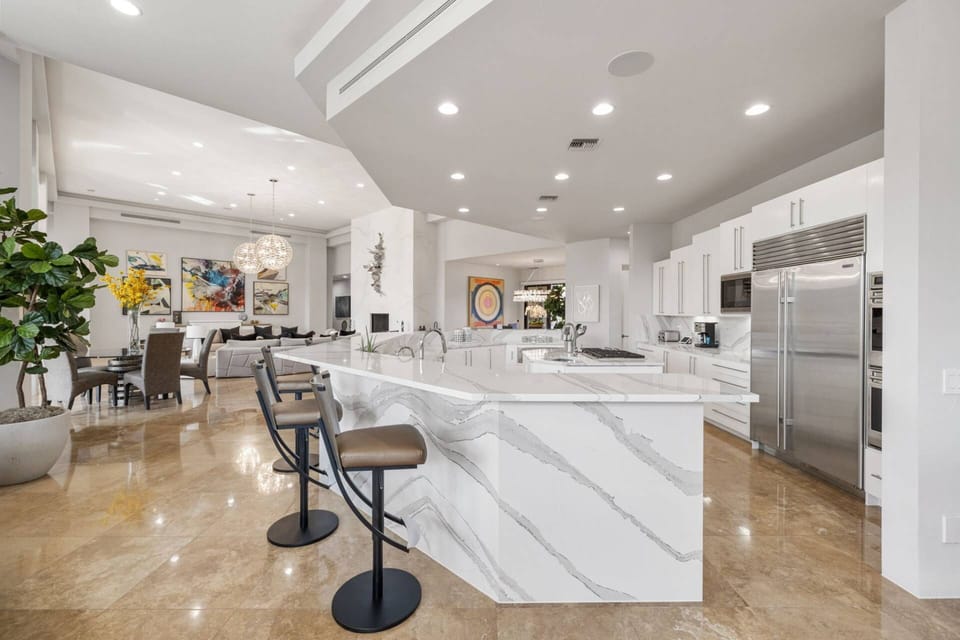 Plenty of Seating by the Kitchen