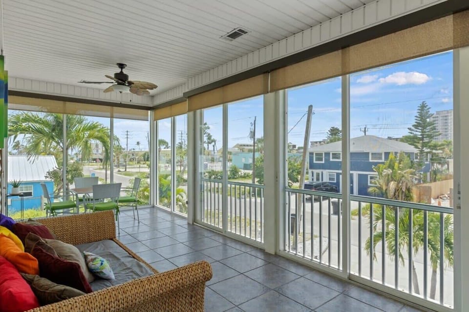 Front patio facing beach and Mango St.