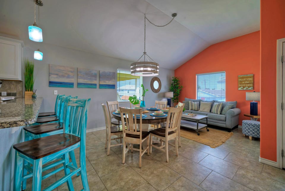 The place where dining and relaxation flow together.