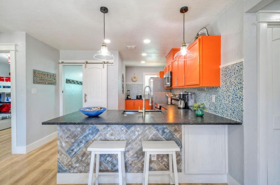 Fully equipped kitchen.