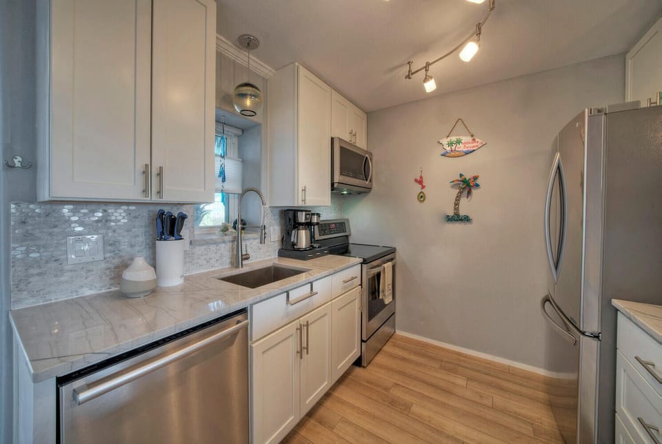 Modern chef's kitchen.