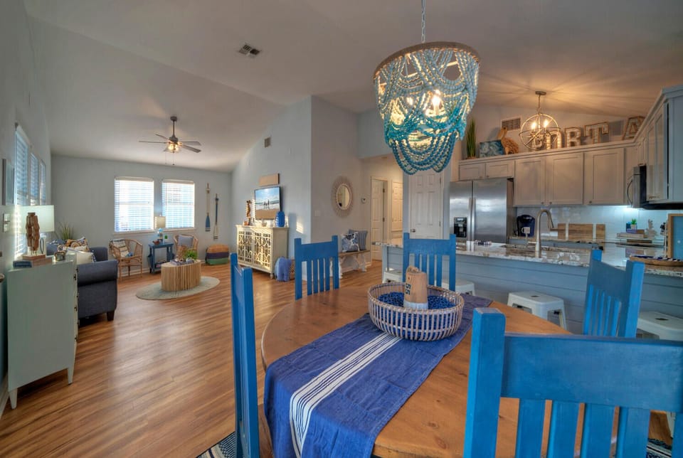 Enjoy meals in style.