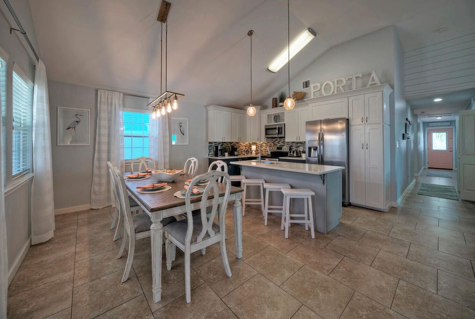 Seamless kitchen-dining.