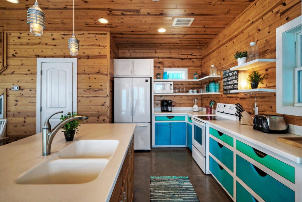Full suite of appliances.