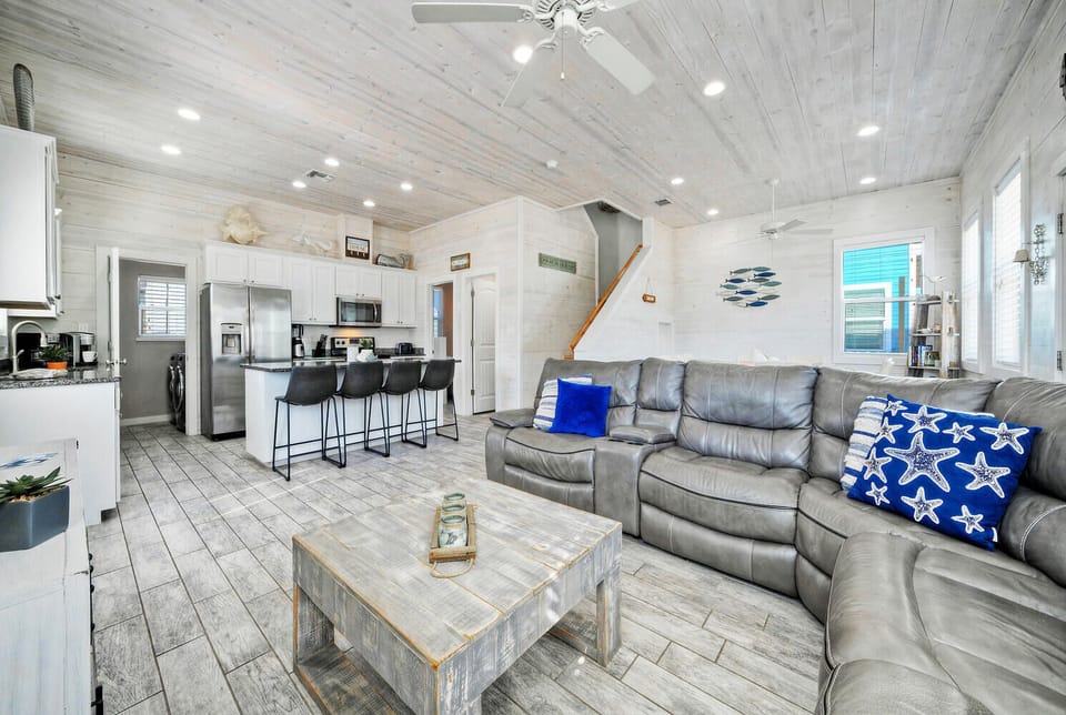 Beach-inspired elegance at its best.