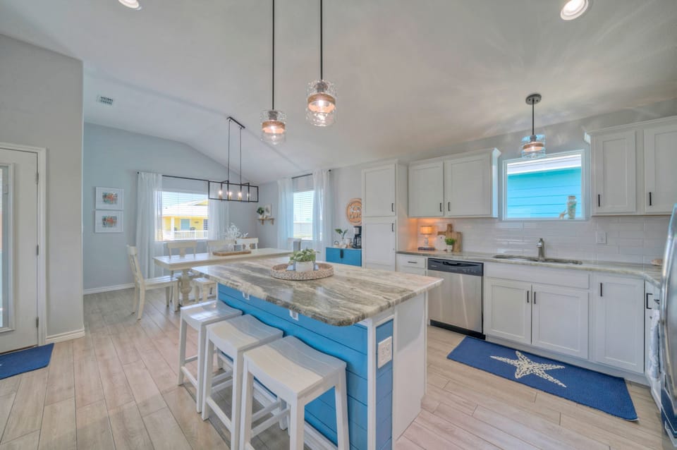 Fully equipped kitchen.