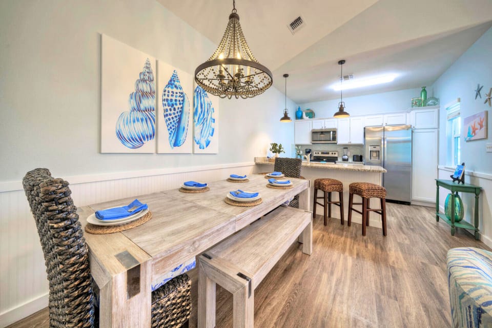 6-seater dining set.
