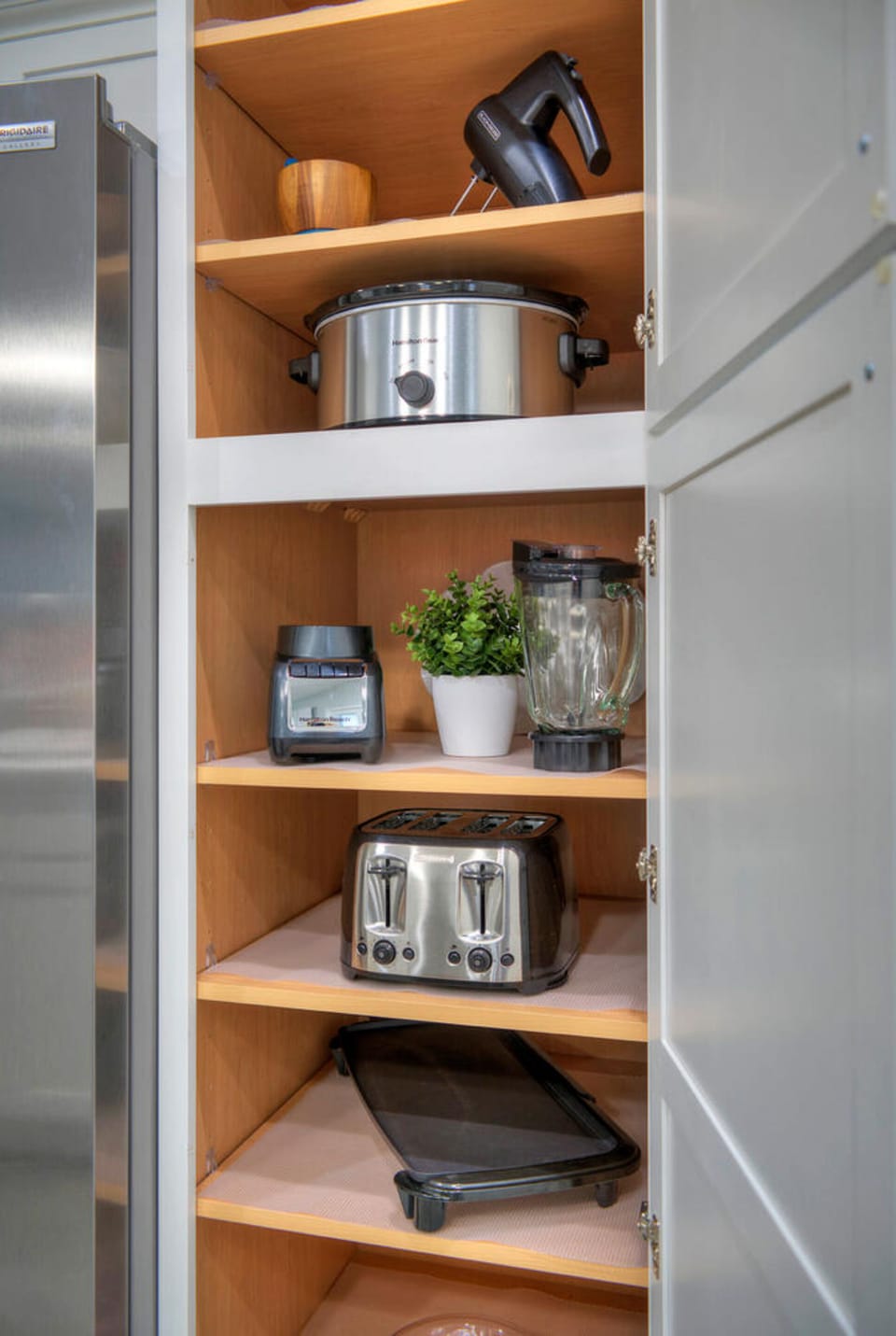 Modern & sleek kitchen appliances for your meal preparations.