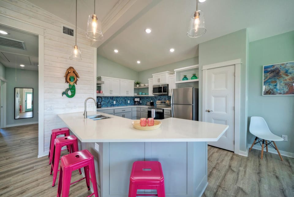 Breakfast counter but make it stylish.