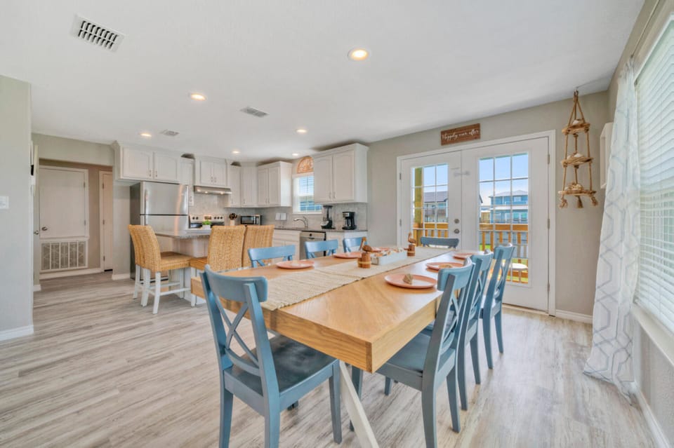 Natural lighting throughout thanks to the windows.