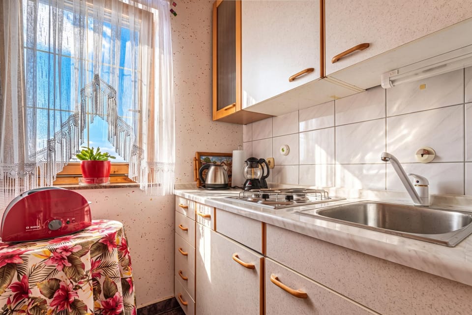 Family House, 3 Bedrooms, Microwave, Mountainside (Pool Chalet Adonis w/ Panoramic Views) | Private kitchen