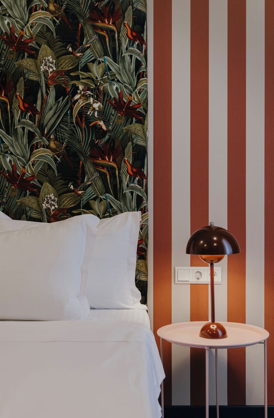Frette Italian sheets, premium bedding, pillowtop beds, minibar
