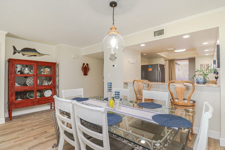 St. Augustine Beach Rentals Dining Room