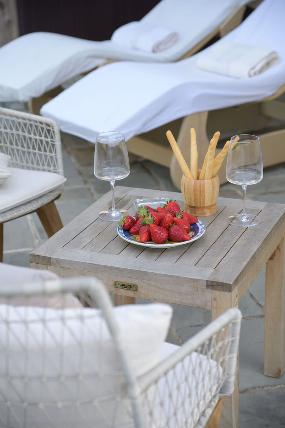 Activities, Amenities, Balcony / Terrace / Patio, Building Exterior, Facilities, Food, Garden, Main Entrance, Spring, Summer