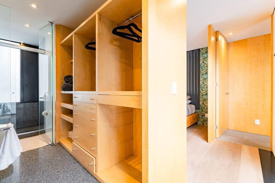 Lots of closet space and hangers to unpack your suitcases