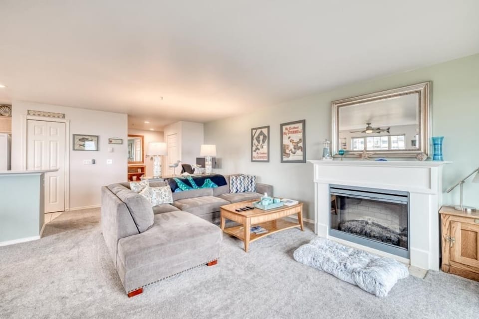 Ample seating in the living room, ideal for family gatherings.