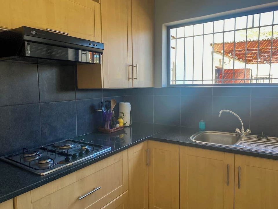 The kitchen comes with a gas cooker so you are able to cook during loadshedding. 