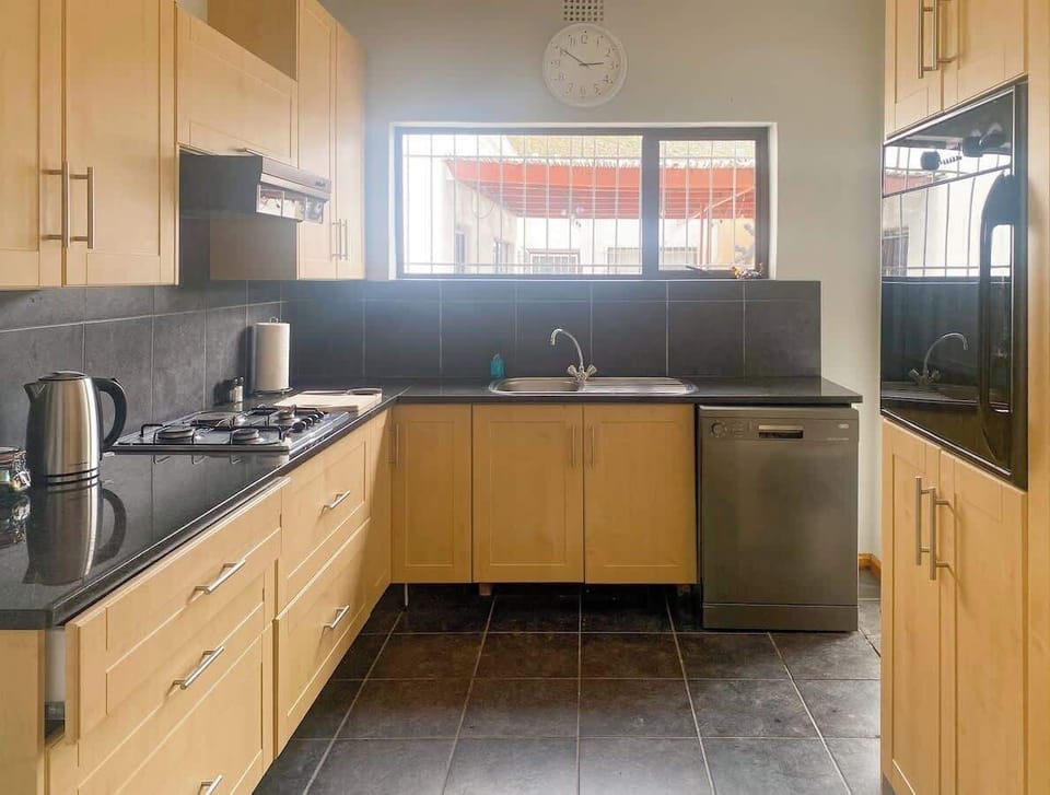 A fully equipped kitchen ready to whip up delicious meals. A dishwasher helps make cleaning up easier. There is also a separate laundry room with washing machine. Kitchen appliances (oven, dishwasher) not connected due to high consumption. 
