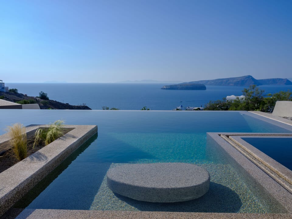 Superb Suite with Private Pool - Hot Tub and Sea View | Private spa tub