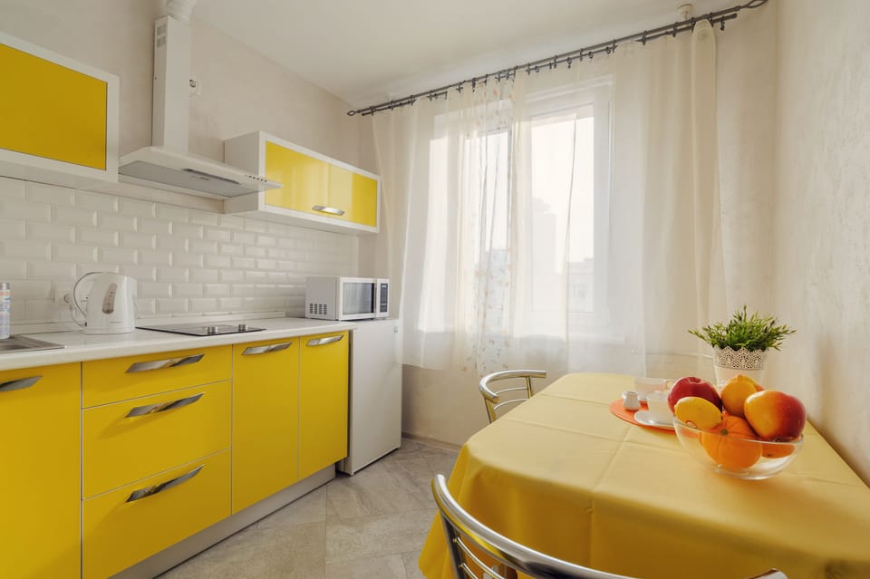 Basic Apartment | Private kitchen | Fridge, microwave, stovetop, electric kettle