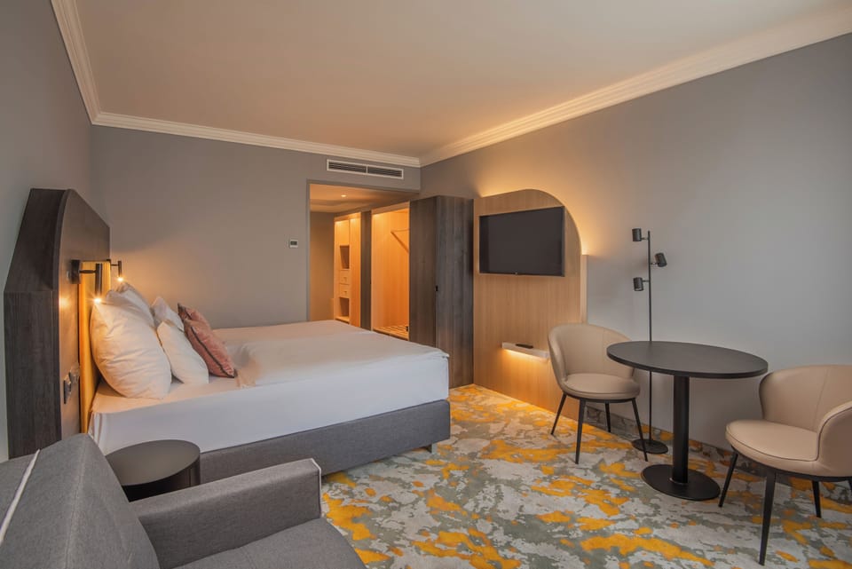 Standard Double or Twin Room | Minibar, in-room safe, free WiFi, bed sheets
